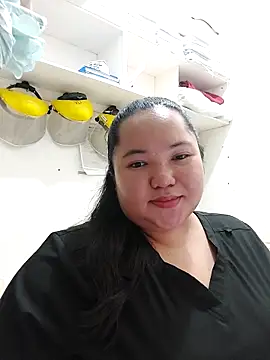 LianaCruzado online show from April 25, 1:03 pm