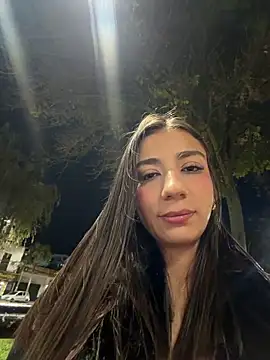 -juicy  online show from March 9, 11:30 pm