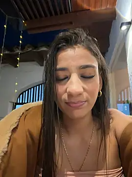 -juicy  online show from February 5, 11:30 pm