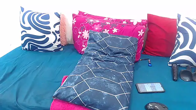 AfricanQueenxx40 online show from September 12, 5:30 am