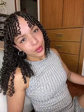 Yasmin777  online show from March 22, 11:00 pm