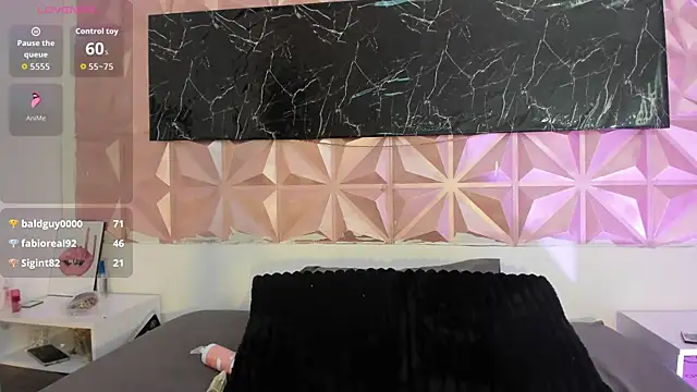 Scarlet fx online show from December 4, 4:08 pm