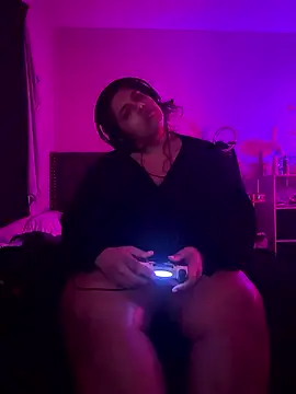 1n0nlythroat online show from January 11, 6:40 am