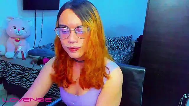 lillykittyy online show from December 3, 5:59 pm