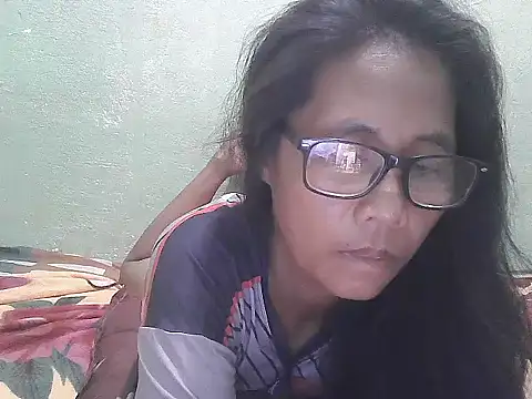 HotLadyPinay32 online show from October 19, 8:55 pm