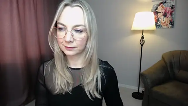 Ava Elior online show from November 26, 11:11 am