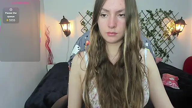 Snapshot of velvet__moon chatting on October 20, 2:31 pm velvet moon online show from October 20, 2:31 pm