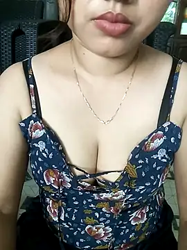 babyangela14 online show from September 18, 5:06 am