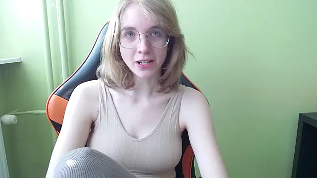 juicyPenny online show from March 4, 7:37 am