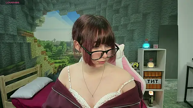 ClaraParks online show from November 18, 6:42 pm