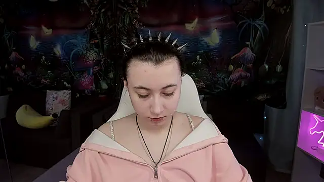 ClaraParks online show from April 14, 7:36 pm