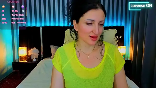 MissRossi online show from November 22, 8:00 pm