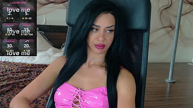 Snapshot of NaomiScarlet chatting on October 13, 8:39 am NaomiScarlet online show from October 13, 8:39 am