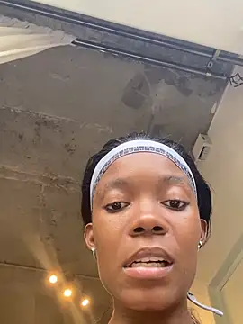 prettydollyy online show from April 10, 11:05 am