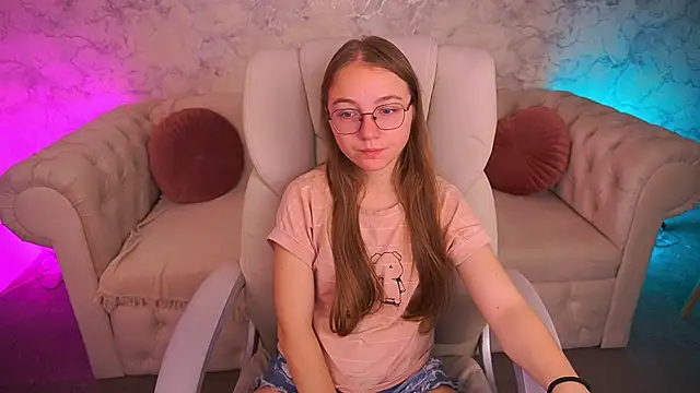 ArrinaWairr online show from September 23, 7:50 am