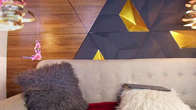 ly lulu online show from March 23, 11:05 am