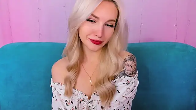 LisaFoxyMe online show from October 5, 8:08 am