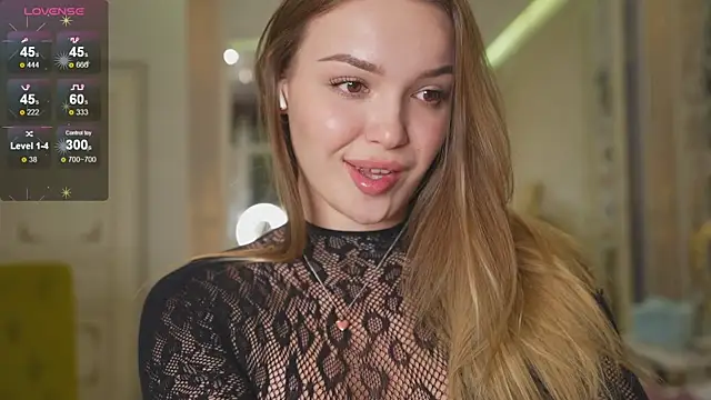 PeachyLina online show from December 19, 2:05 am