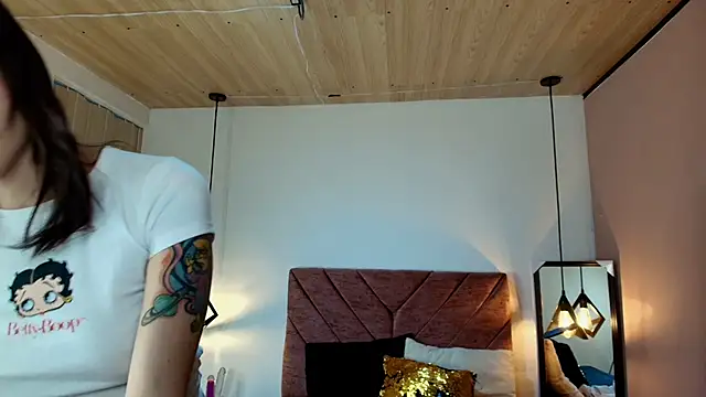 Hanna Lee   online show from February 4, 7:39 pm