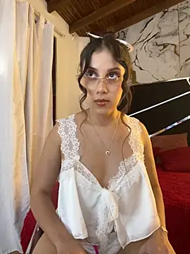 Harley J  online show from October 18, 12:30 pm