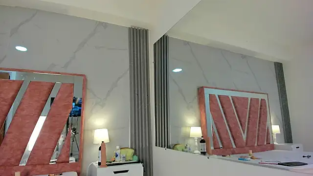 Megan Sweetas online show from October 26, 7:31 pm