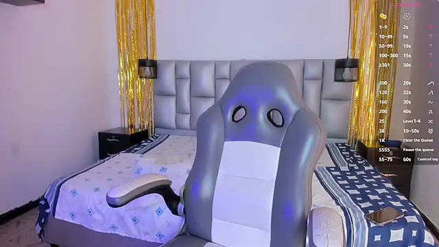 Elowen Clark online show from March 13, 8:21 pm