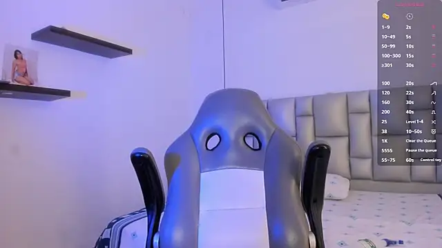 Elowen Clark online show from March 9, 7:39 pm