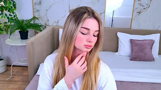 SweetyLicky online show from March 10, 4:22 pm