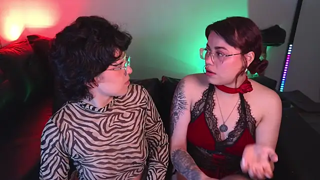 marsearth22  online show from October 31, 3:08 am