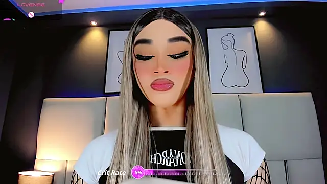 Valeriasmiithh online show from November 14, 9:04 pm