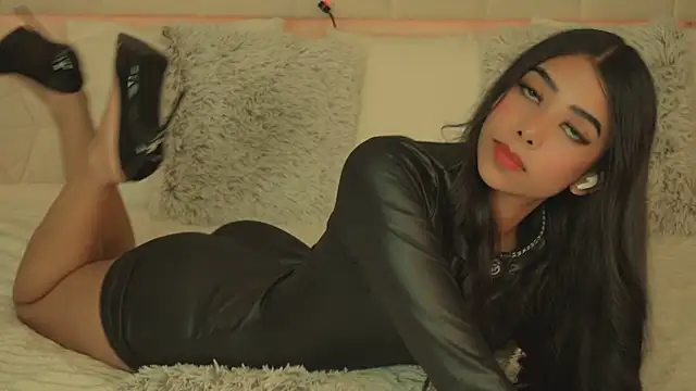 MikaelaJayy online show from May 9, 12:23 am