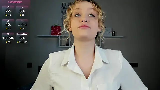 Julliakoill online show from December 14, 8:42 am