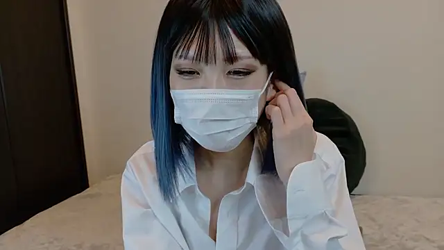 sarina at online show from February 28, 7:41 am