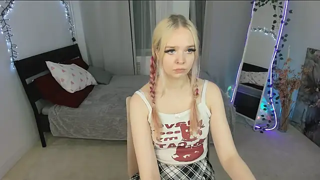 BellaMontgomery online show from February 26, 4:28 pm