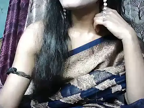 ROSE GOLDE online show from November 6, 7:36 am