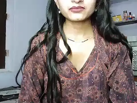 ROSE GOLDE online show from June 10, 3:00 pm