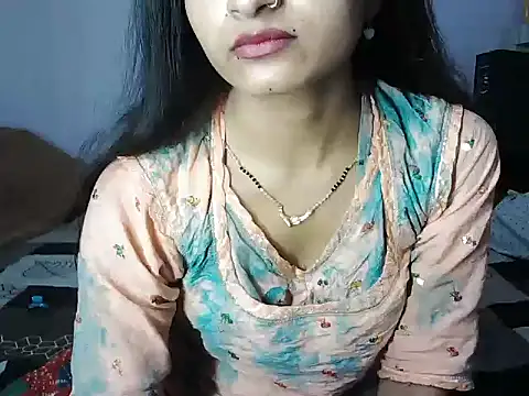 ROSE GOLDE online show from June 5, 5:44 am