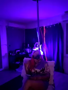 iamlalamilano online show from February 11, 10:11 pm