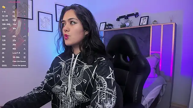 Snapshot of Azurra_amatto2 chatting on October 11, 2:49 am Azurra amatto2 online show from October 11, 2:49 am