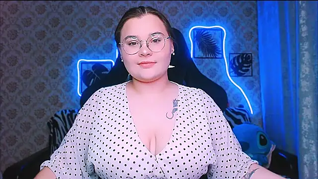 InLoveWithLife26 online show from October 22, 7:08 pm