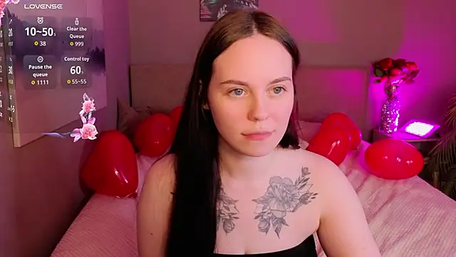 Alice Moondark online show from February 13, 9:05 pm