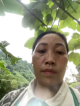 Snapshot of Lai005 chatting on October 9, 10:30 am Lai005 online show from October 9, 10:30 am