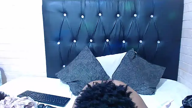 Juicy Candy-Reloaded online show from October 23, 9:32 pm