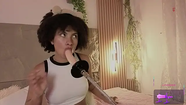 Lolalewis777 online show from November 16, 9:15 pm