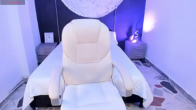 ShaniaDaniels online show from September 24, 9:25 pm