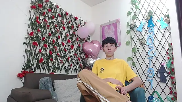 LiamBrown09 online show from March 31, 7:14 pm