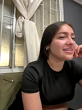 Alyha Cortes online show from December 19, 1:47 pm