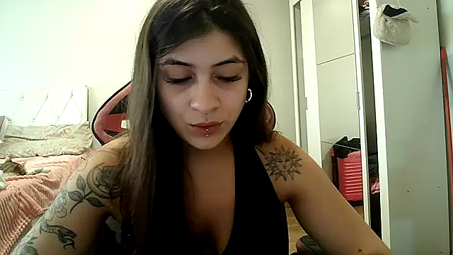 Becca B online show from December 22, 7:39 pm