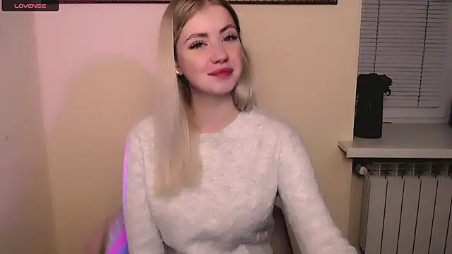 AliceHotty  online show from October 23, 6:30 am