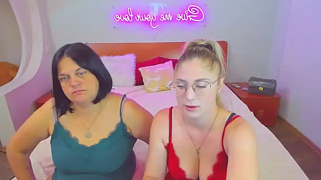 Snapshot of Your_Exstasy chatting on September 16, 7:05 am Your Exstasy online show from September 16, 7:05 am